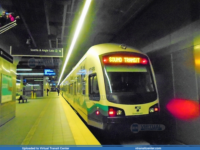 IT'S HERE! Sound Transit Universtiy of Washington Station
taken 2016 this station open in 2016 and taking the Sound Transit Light Rail to the Universtiy of Washington is way better then driving. I not lieing, It's 100% better then driving
