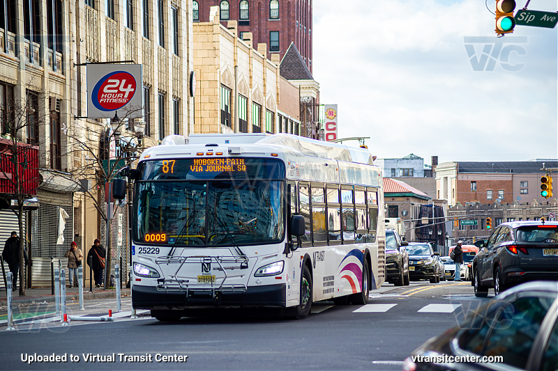 NJ Transit 25229 on Route 87
Route 87 Hoboken Path via Journal Square 
Keywords: NJT Bus;NJ Transit;New Flyer XD40