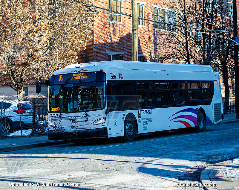 NJ Transit 25253 on Route 16
Route 16 Newport Centre Mall
Keywords: NJT Bus;NJ Transit;New Flyer XD40