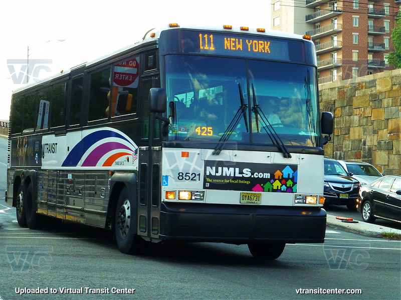 NJ Transit 8521 on Route 111
D4000 8521 On the 111 to New York PABT
