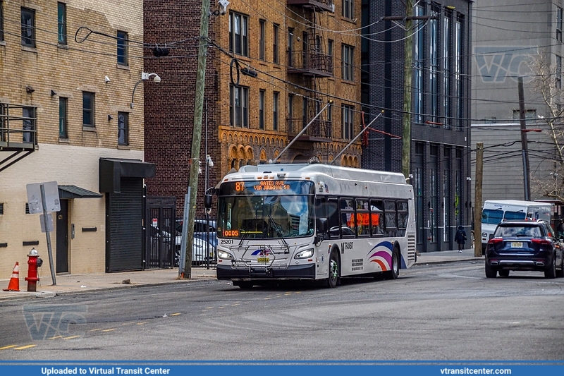 NJ Transit 25201 on Route 87
Route 87 to Gates Avenue via Journal Square
New Flyer XD40
Pavonia Avenue at Journal Square PATH, Jersey City, NJ
Keywords: NJTBus;XD40
