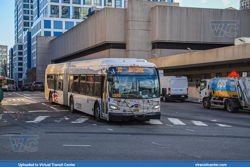 NJ Transit 24046 on route 10
Route 10 to Bayonne
New Flyer XD60
Pavonia Avenue and John F. Kennedy Blvd, Jersey City, NJ
