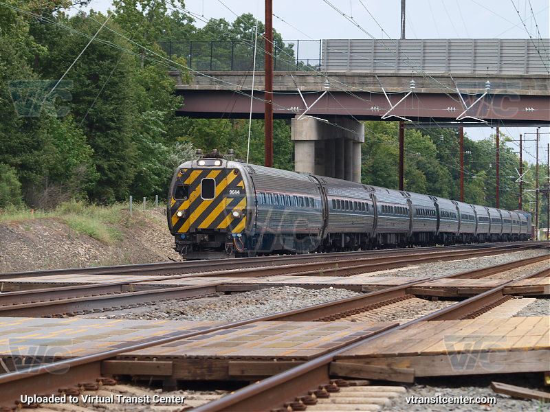 Amtrak A121 Flys SB through MSA almost an hour late after being held for a ||Redcated|| by Northern
