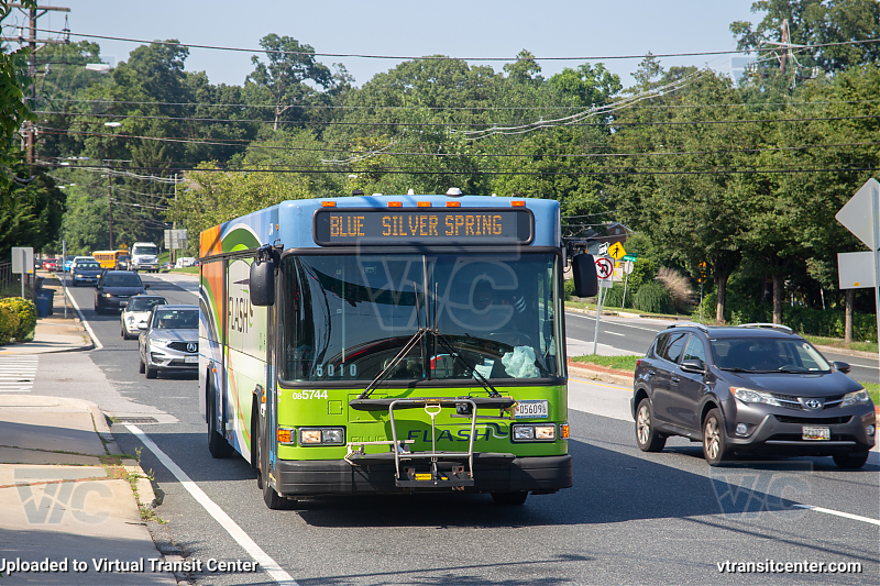 RideOn #5744 on FLASH Blue
Flash BLUE - Burtonville to Silver Springs
