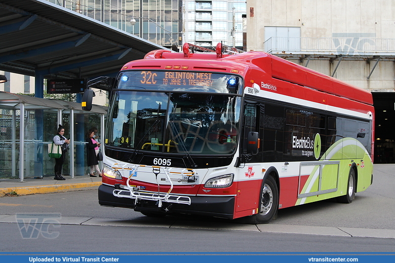 TTC 6095 on Route 32C
Route 32C Eglinton West to Jane & Trethewey
New Flyer XE40
Keywords: TTC;New Flyer Xcelsior;New Flyer XE40;Xcelsior CHARGE