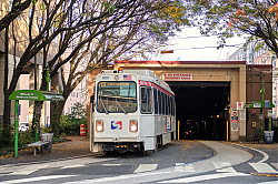 9101-exits-the-36th-st-portal-11-6-21_51669120228_o.jpg