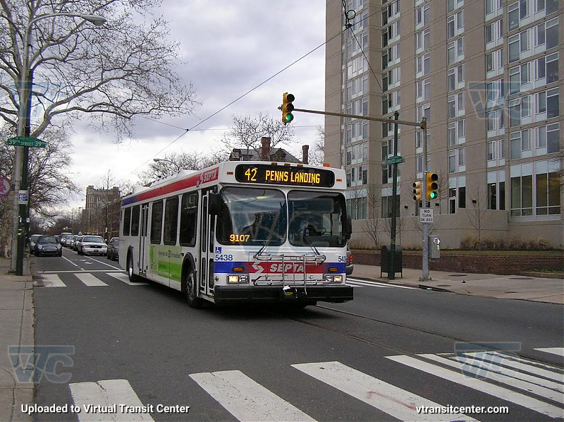 SEPTA 5438 on Route 42
Route 42 to Penns Landing
Keywords: SEPTA Bus;New Flyer D40LF
