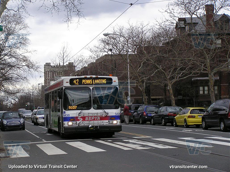 SEPTA 5438 on Route 42
Route 42 to Penns Landing
Keywords: SEPTA Bus;New Flyer D40LF