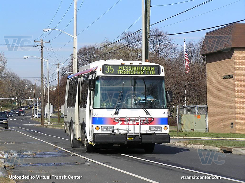 SEPTA 4560 on Route 35
Route 35 to WIssahickon Transit Center
December 17th 2005
Keywords: SEPTA Bus;Eldorado
