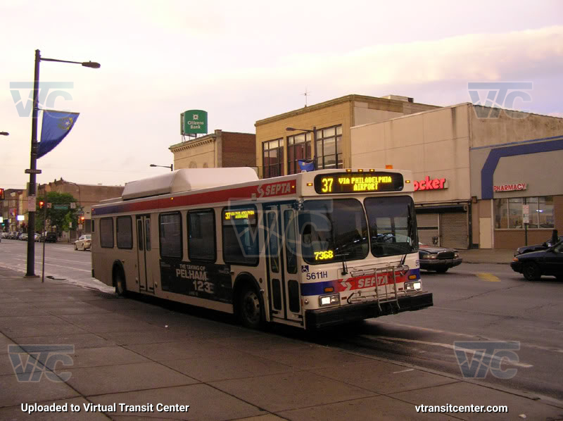 SEPTA 5611H on Route 37
Route 37 to Chester via Philadelphia Int'l Airport
Keywords: SEPTA Bus;DE40LF;1st
