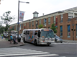 njt1204-6thandmarket-6-14-08_48096204366_o.jpg