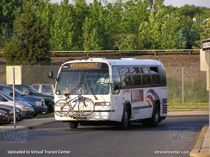 NJ Transit 2561 on Route 459
Route 459 to Avandale
May 25th 2007
Keywords: NJTBus;RTS30