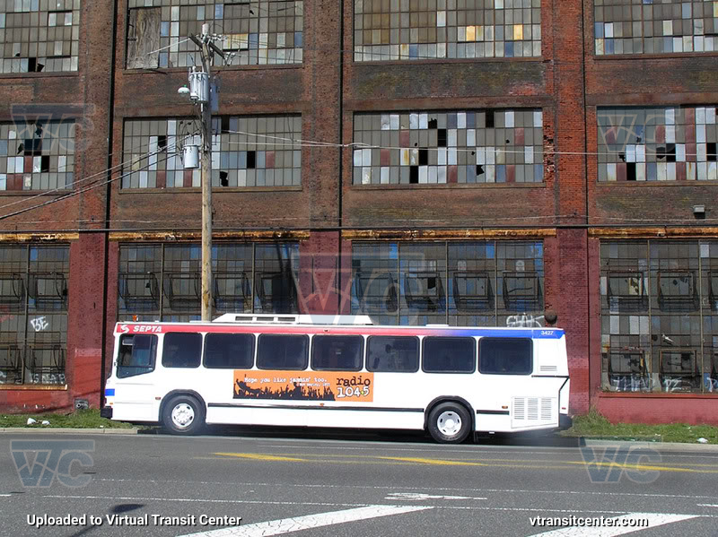 SEPTA Neoplan 3427 on Farewell Charter
This building has since been torn down, this is where on/off Ramps to I-95 North sit now.
Keywords: SEPTA Bus;Neoplan AN440