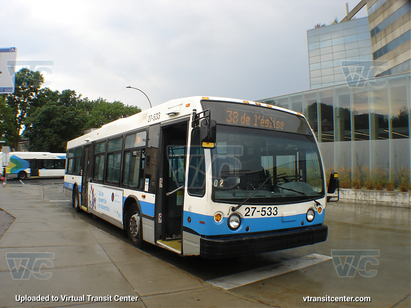 STM Montreal 2007 2ed gen Nova LFS
27-533 seen waiting for passengers on the 38 de L'église and laying over at Vendome Metro
(actually rode this bus)
