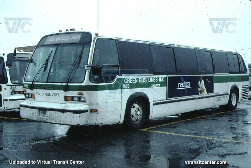Green Lines 1005
Green Lines 1005 at the Green Lines JFK Garage in 1998. Photographer unknown. 
Keywords: green lines;rts;gmc;rts03