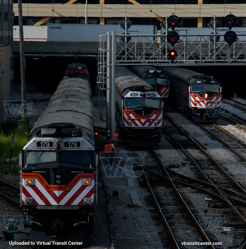 METRA 179, 204, and other trains
