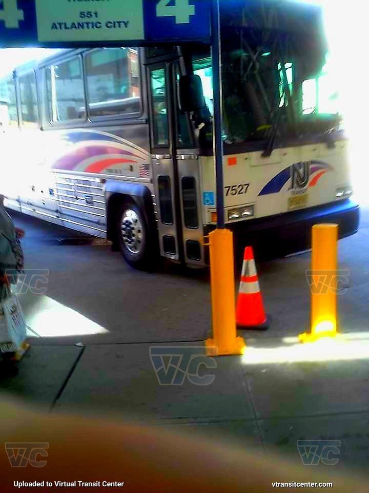 NJ Transit 7527 on the 551
Keywords: Jerzey boy Productions