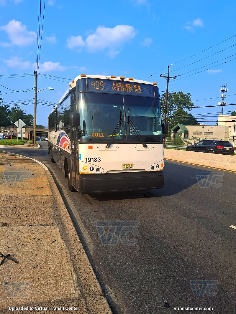 NJ Transit 19133 on the 409
Keywords: Jerzey boy Productions